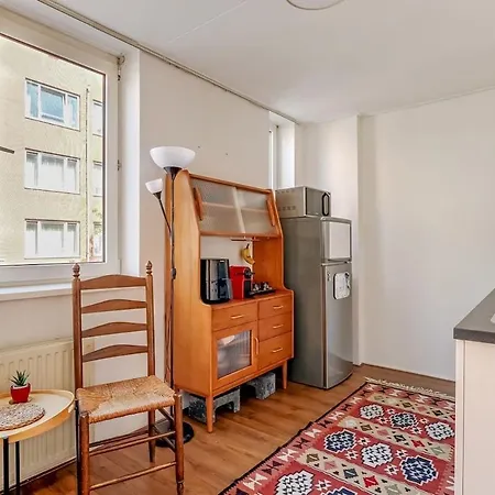 Sunny And Spacious 1br Flat In Trendy Oost 10 Min To Center *